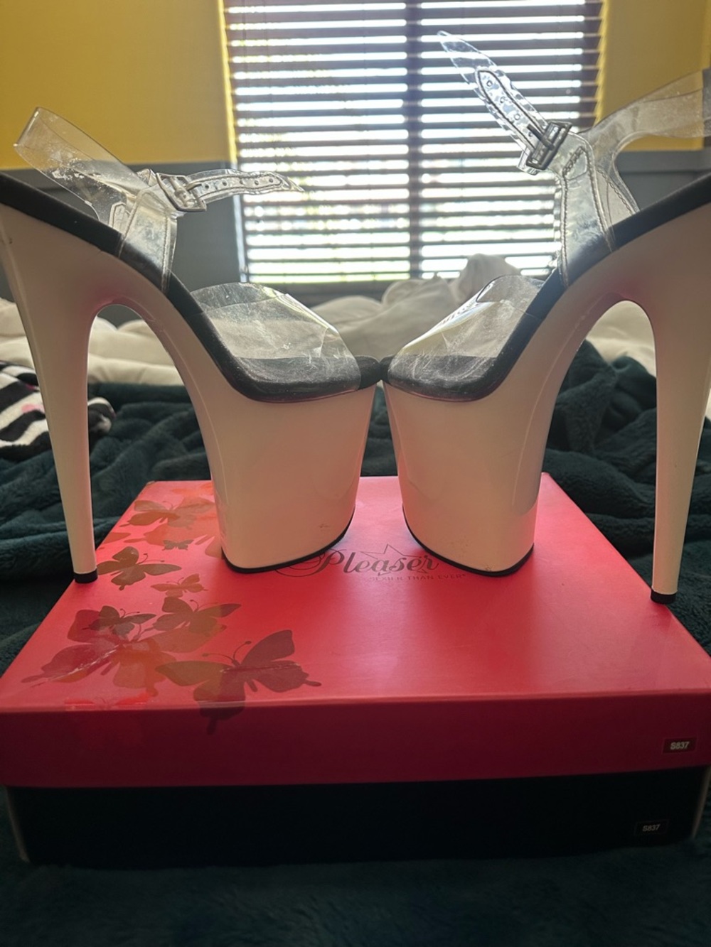 Pleaser white glow heels - Picture 3 of 8